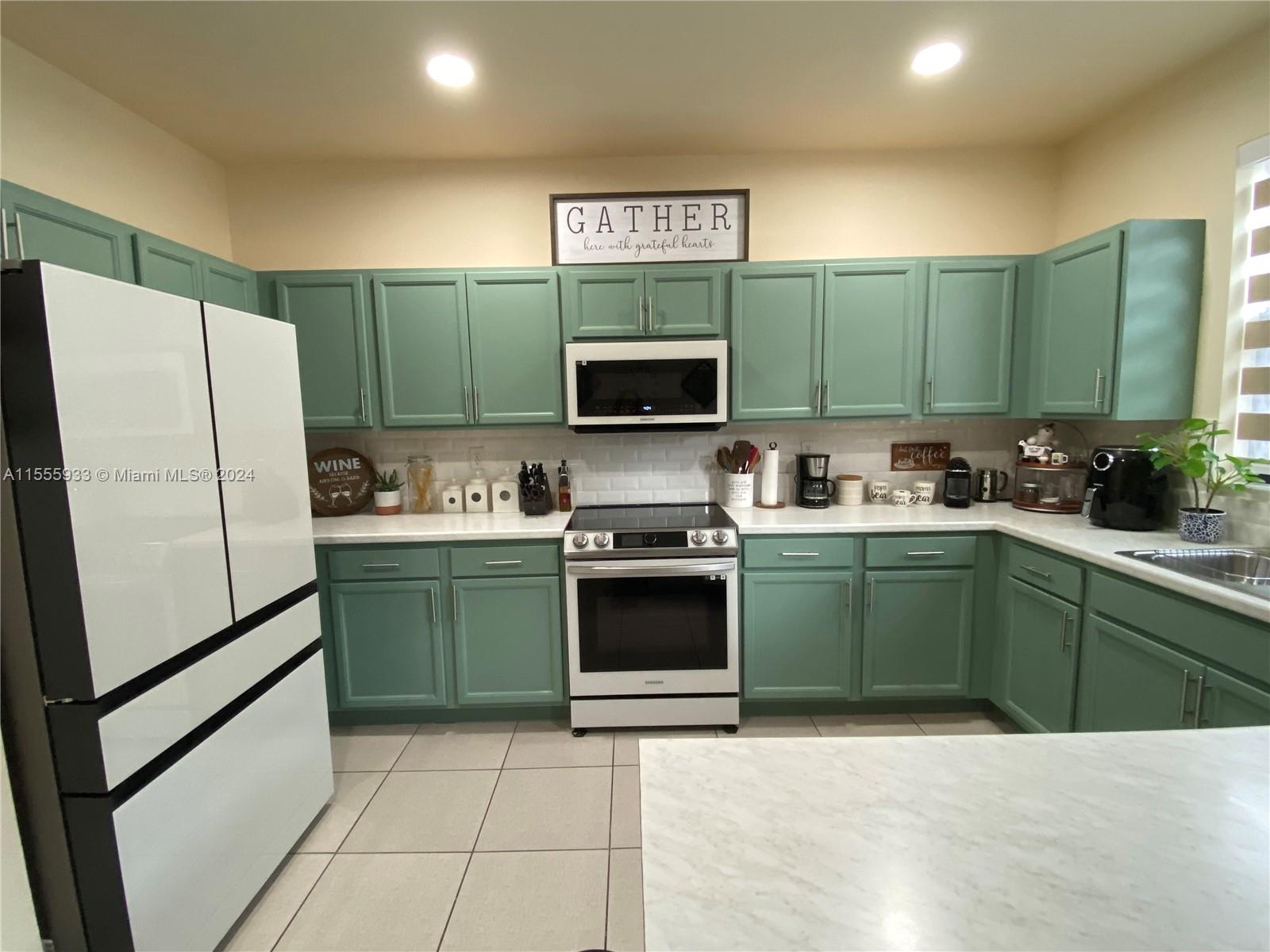 11430 Southwest 252nd Terrace Homestead, FL 33032 - Photo 12 of 66 Gallery Image 12
