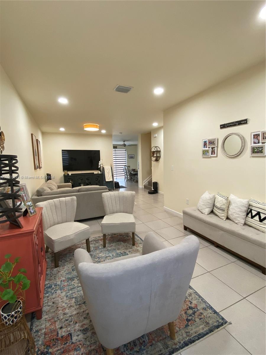 11430 Southwest 252nd Terrace Homestead, FL 33032 - Photo 6 of 66 Gallery Image 6