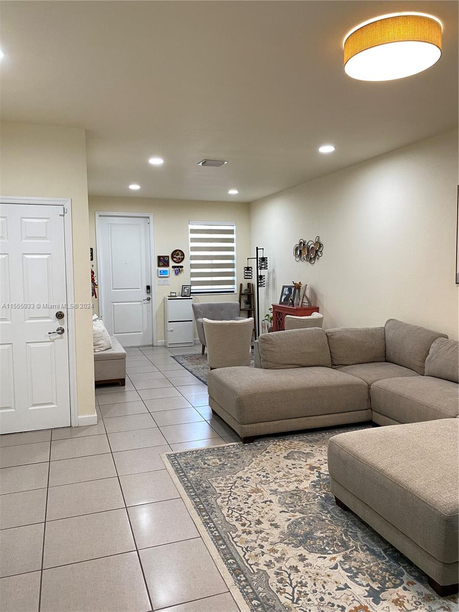 11430 Southwest 252nd Terrace Homestead, FL 33032 - Photo 7 of 66 Gallery Image 7