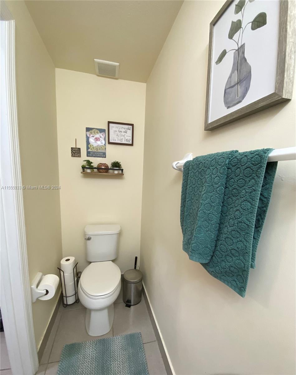 11430 Southwest 252nd Terrace Homestead, FL 33032 - Photo 9 of 66 Gallery Image 9
