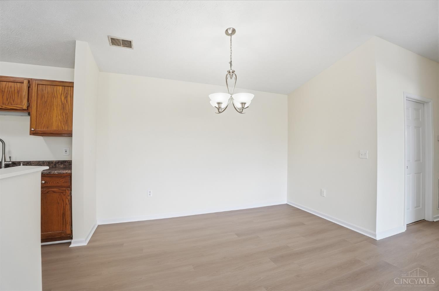 7372 Ridgepoint Drive, Unit 10 Cincinnati, OH 45230 - Photo 12 of 42