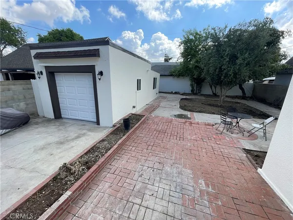 $4,000 | 1407 South Ross Street, Santa Ana, CA 92707