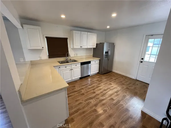 $4,000 | 1407 South Ross Street, Santa Ana, CA 92707