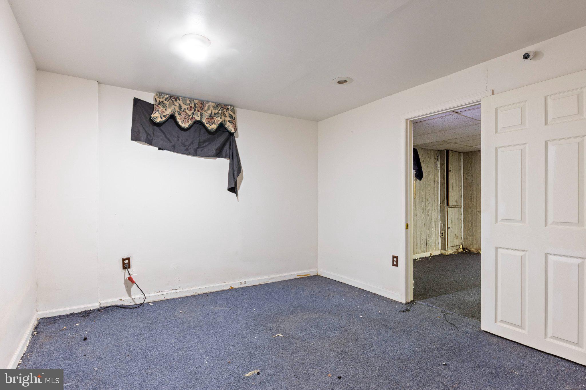 2514 Ritchie Road District Heights, MD 20747 - Photo 17 of 24 Spacious room with potential awaits.