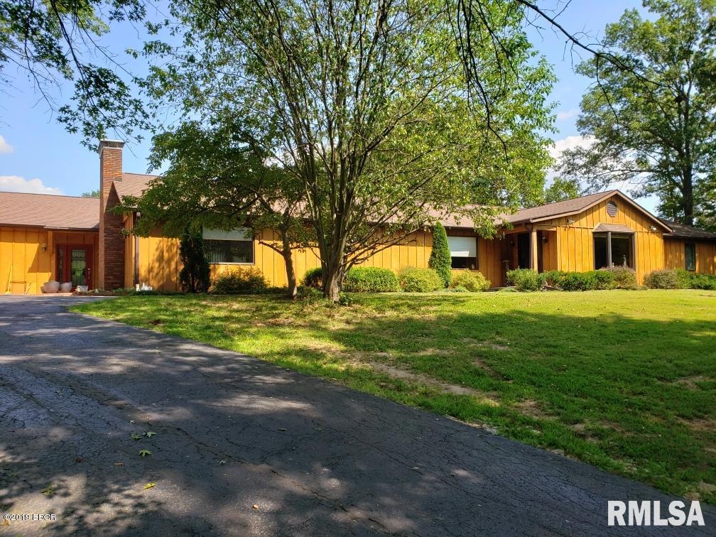8736 East Casey Pike Road Mount Vernon, IL 62864 - Photo 1 of 47