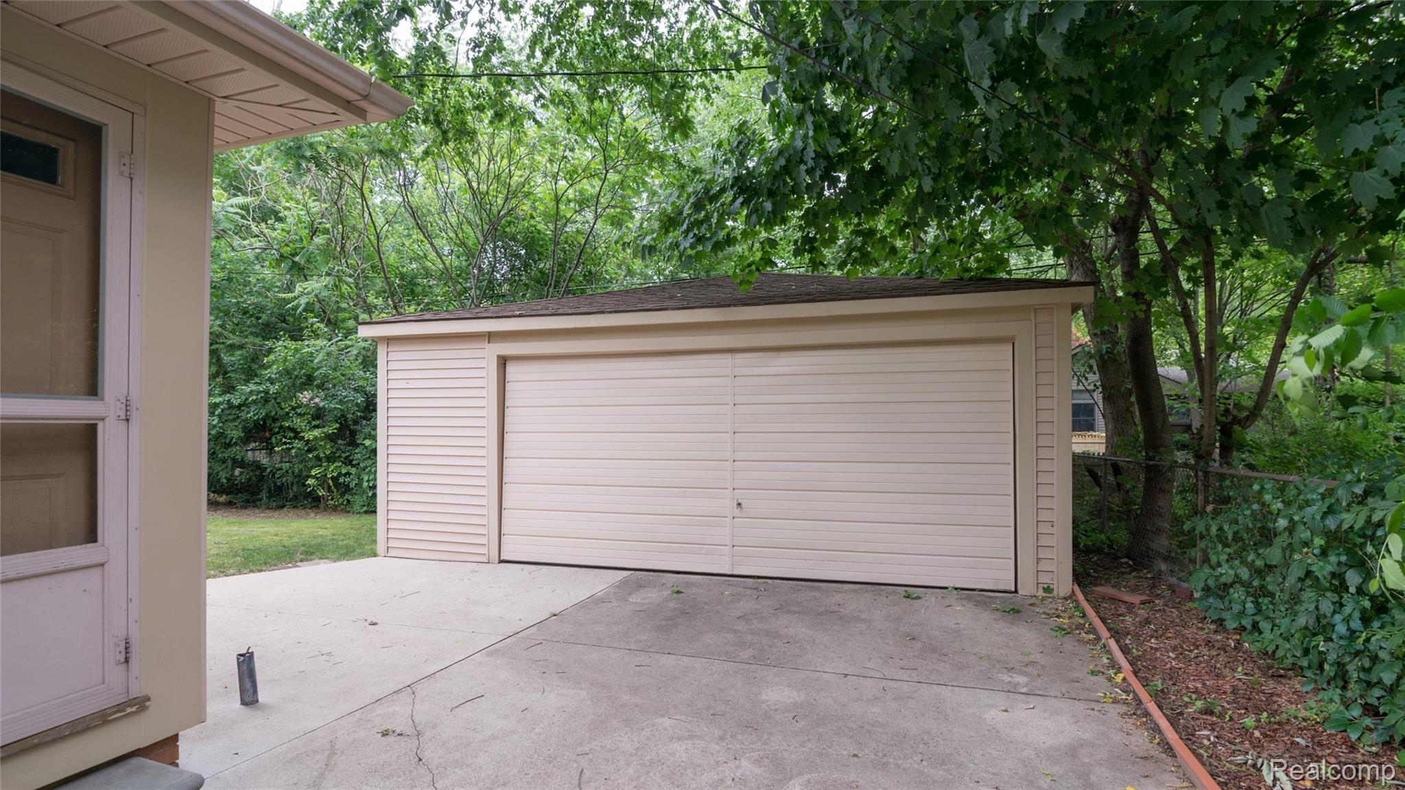 19124 Beverly Road Franklin, MI 48025 - Photo 41 of 49 005_5.jpg