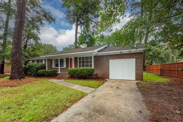 $2,800 | 1010 Yorktown Drive, Charleston, SC 29412