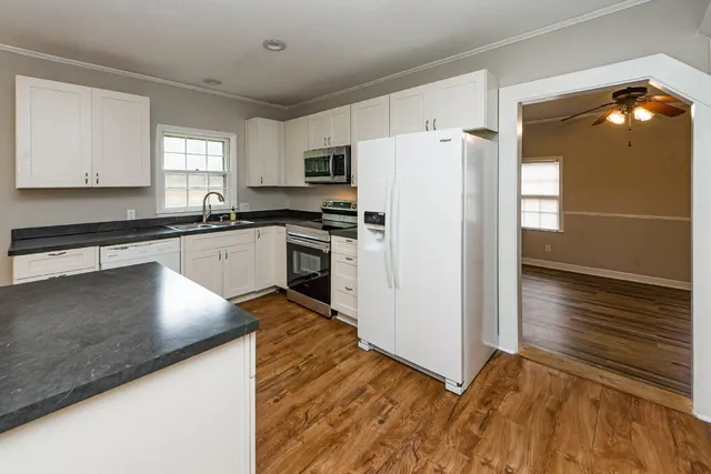 $2,800 | 1010 Yorktown Drive, Charleston, SC 29412