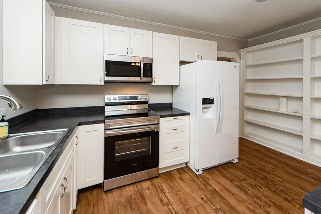 $2,800 | 1010 Yorktown Drive, Charleston, SC 29412