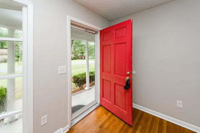 $2,800 | 1010 Yorktown Drive, Charleston, SC 29412