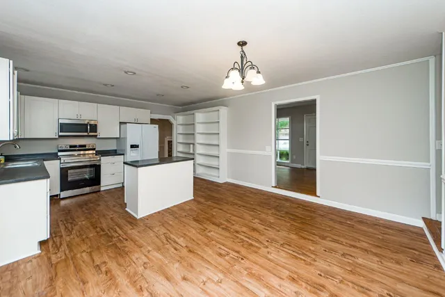 $2,800 | 1010 Yorktown Drive, Charleston, SC 29412