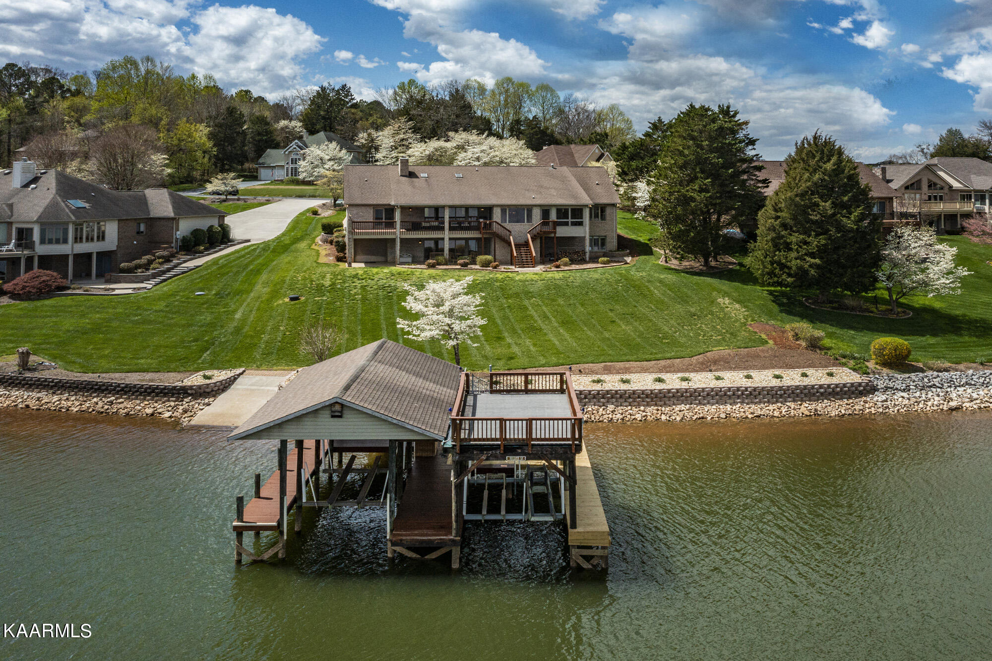 156 Inagehi Way Loudon, TN 37774 - Photo 2 of 39 Fabulous Dock!