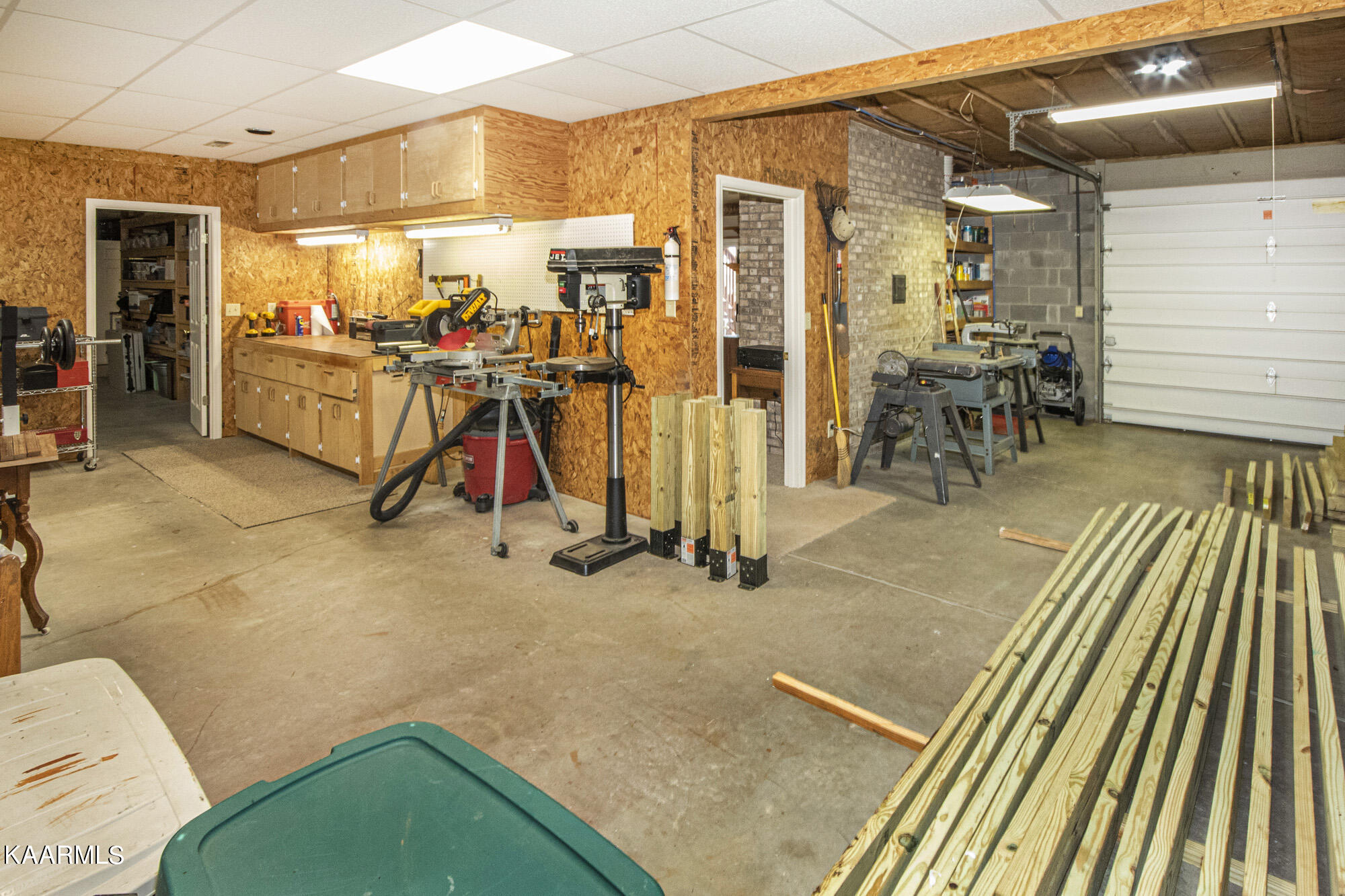 156 Inagehi Way Loudon, TN 37774 - Photo 34 of 39 Workshop & Storage!