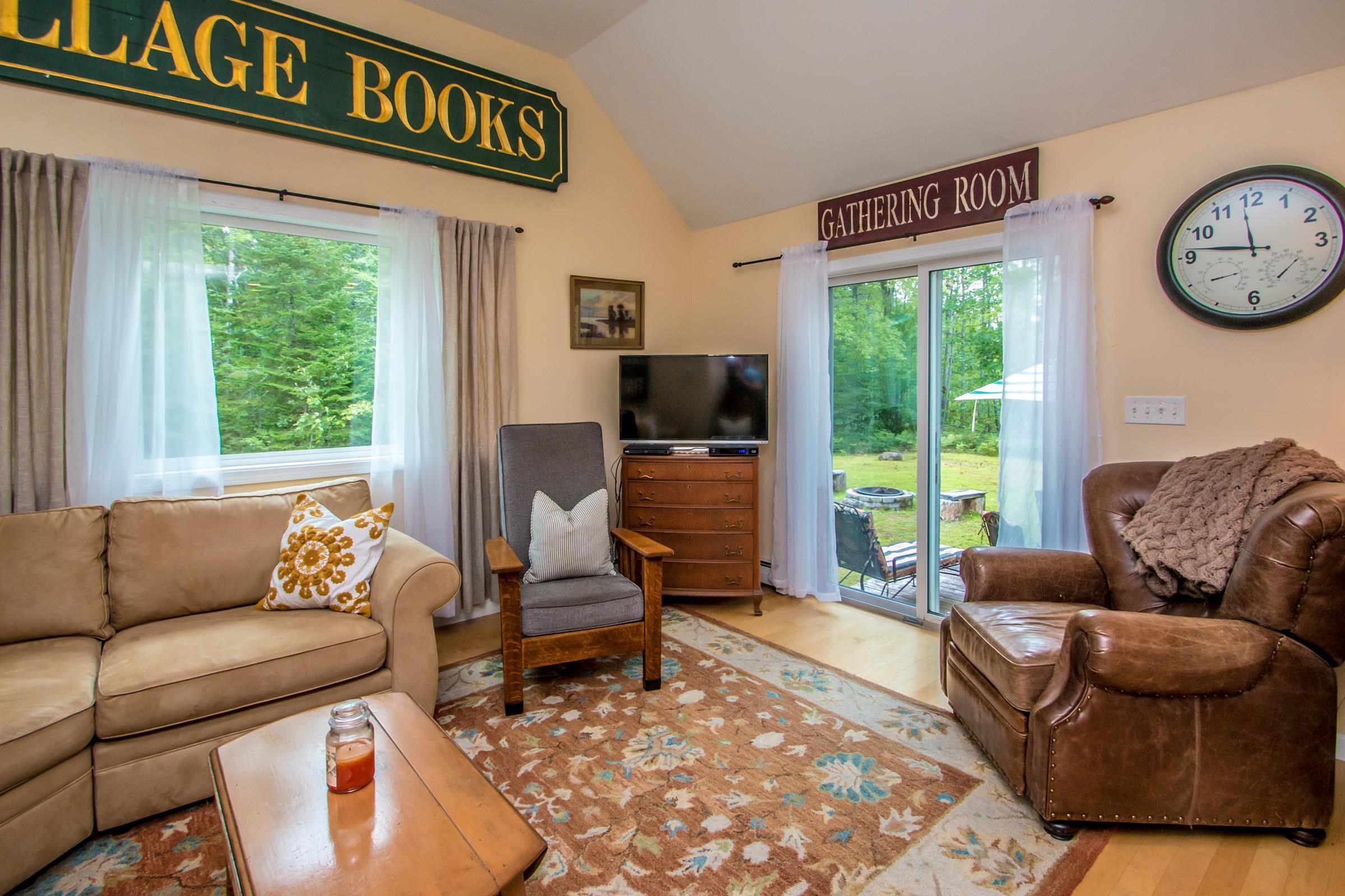 242 Old Mill Road Conway, NH 03813 - Photo 3 of 35
