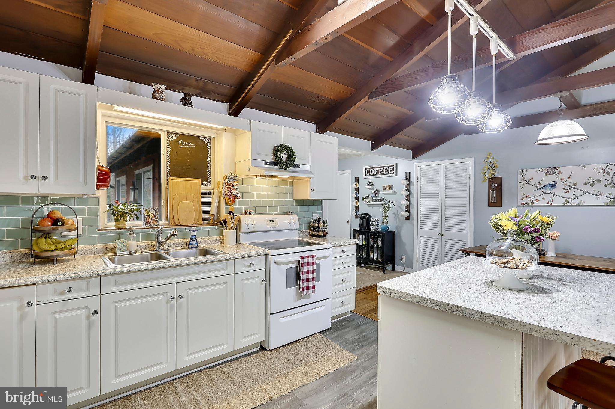 335 Maverick Road Lusby, MD 20657 - Photo 5 of 30 Kitchen