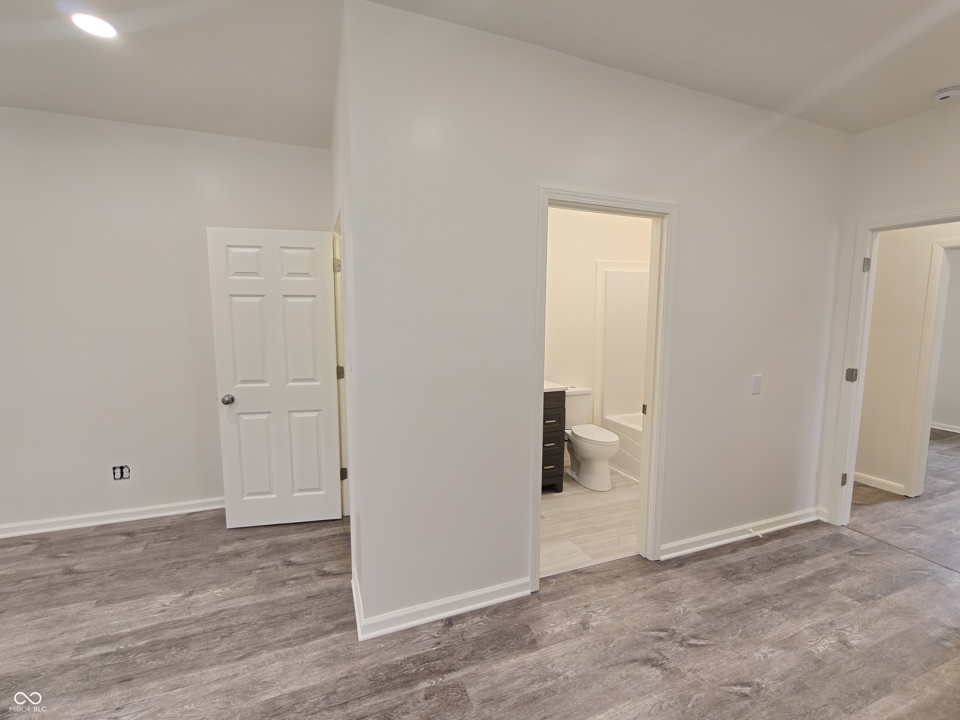 734 Main Street Shelbyville, IN 46176 - Photo 2 of 26