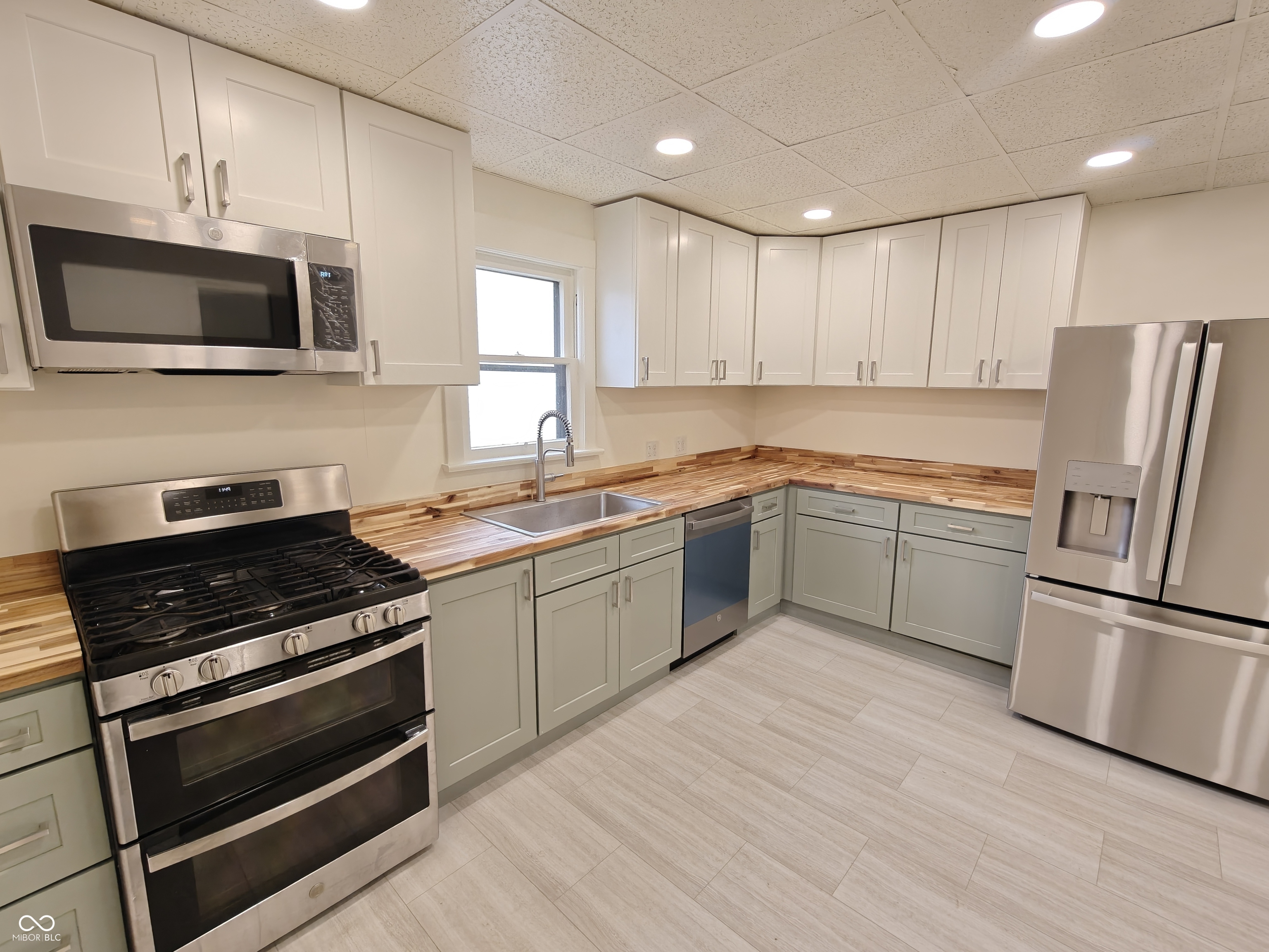 734 Main Street Shelbyville, IN 46176 - Photo 6 of 26