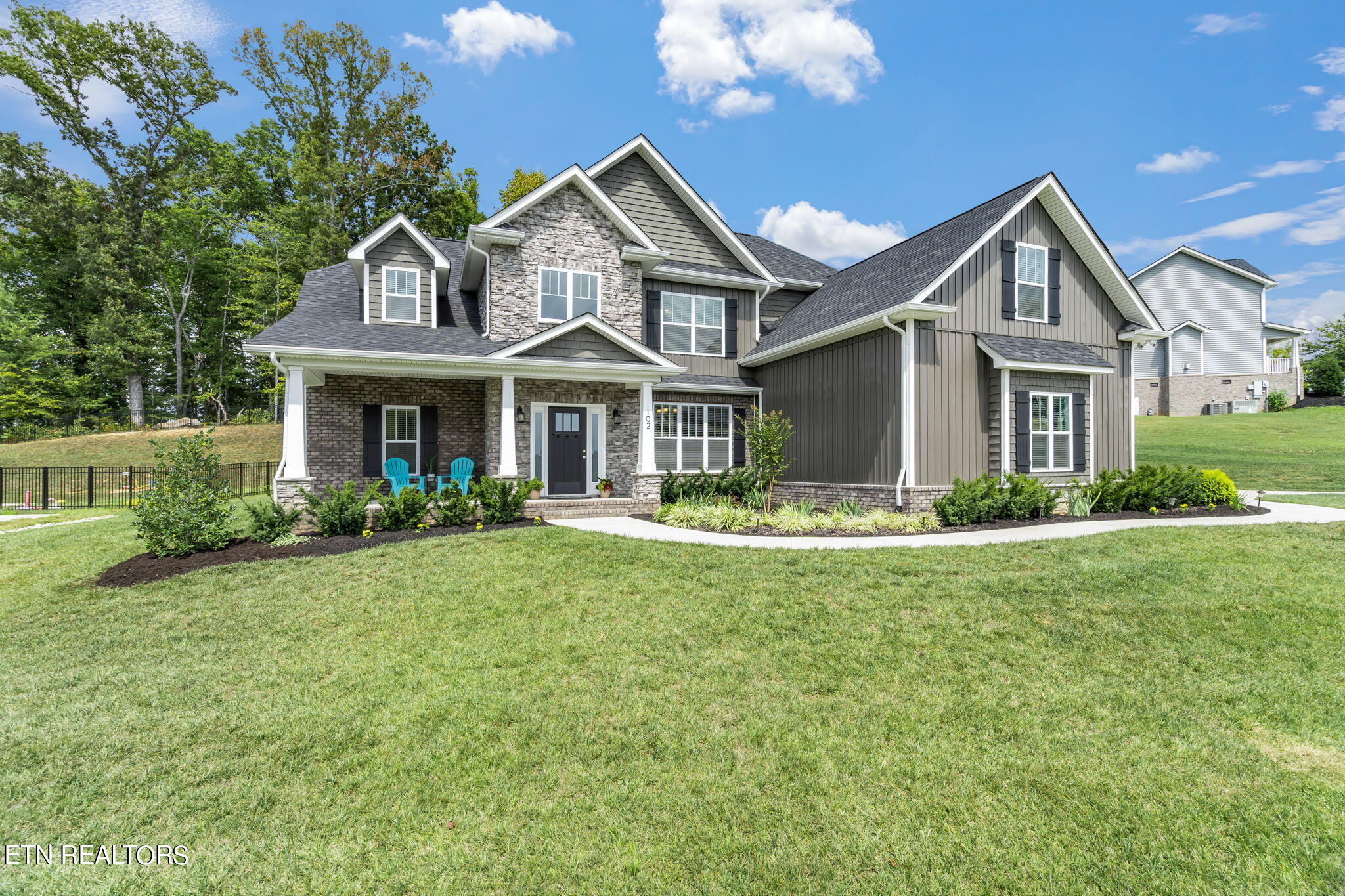 102 Mistletoeberry Road Oak Ridge, TN 37830 - Photo 2 of 60 102 Mistletoeberry