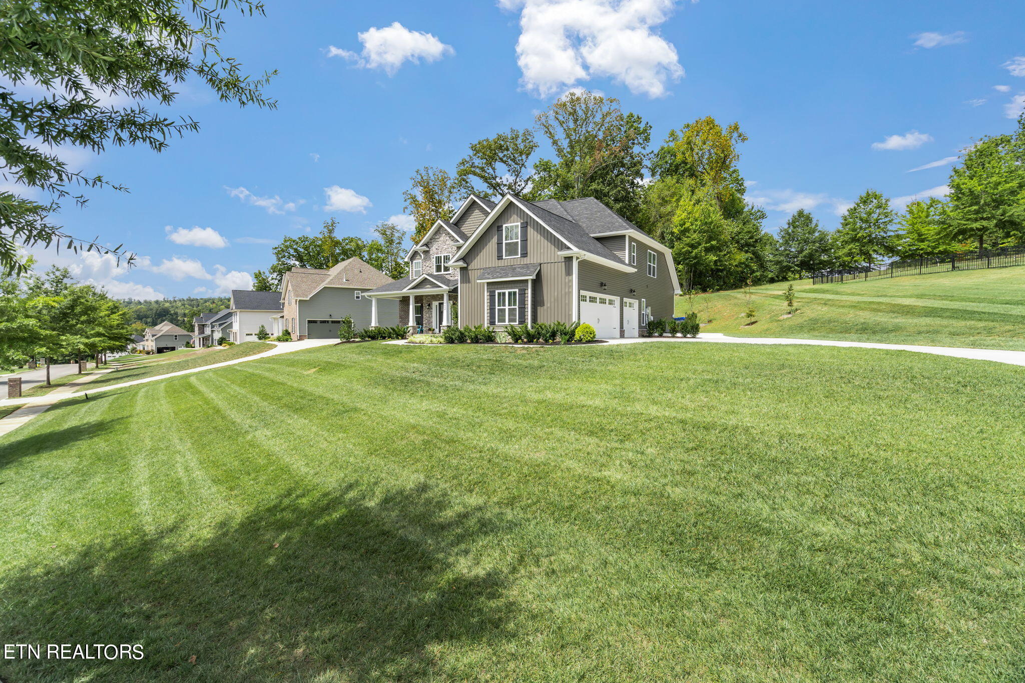 102 Mistletoeberry Road Oak Ridge, TN 37830 - Photo 3 of 60 Sodded yard with Irrigation