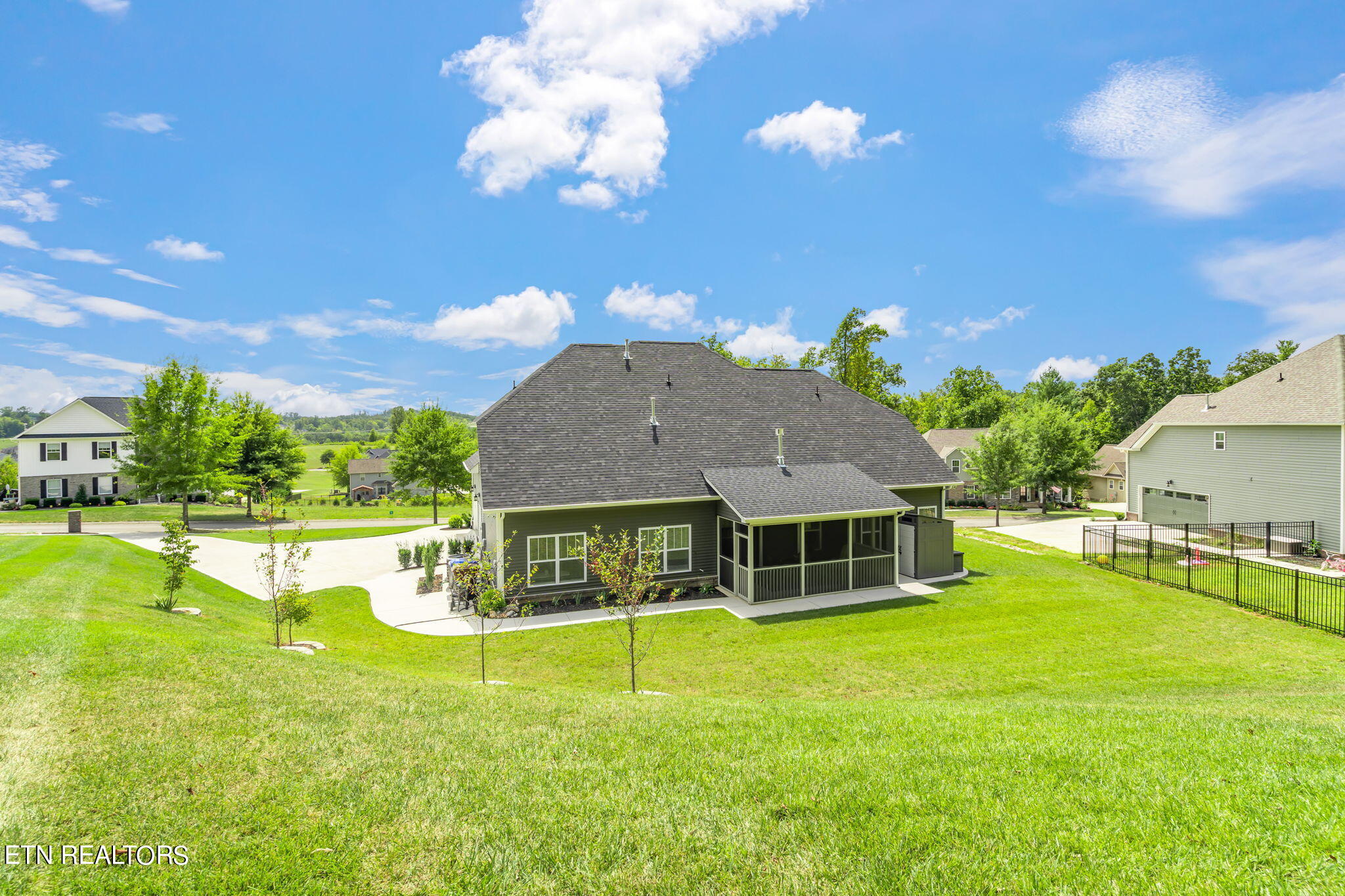 102 Mistletoeberry Road Oak Ridge, TN 37830 - Photo 40 of 60 Backyard