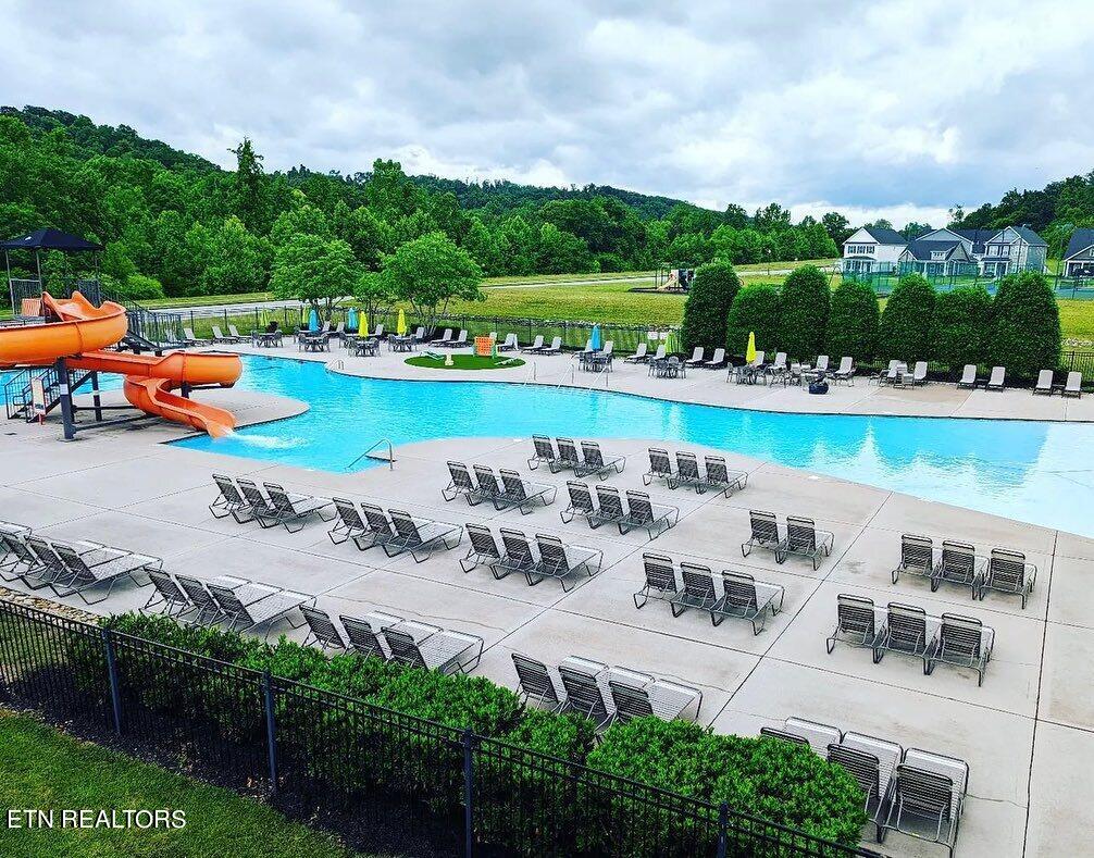 102 Mistletoeberry Road Oak Ridge, TN 37830 - Photo 46 of 60 Outdoor Pool