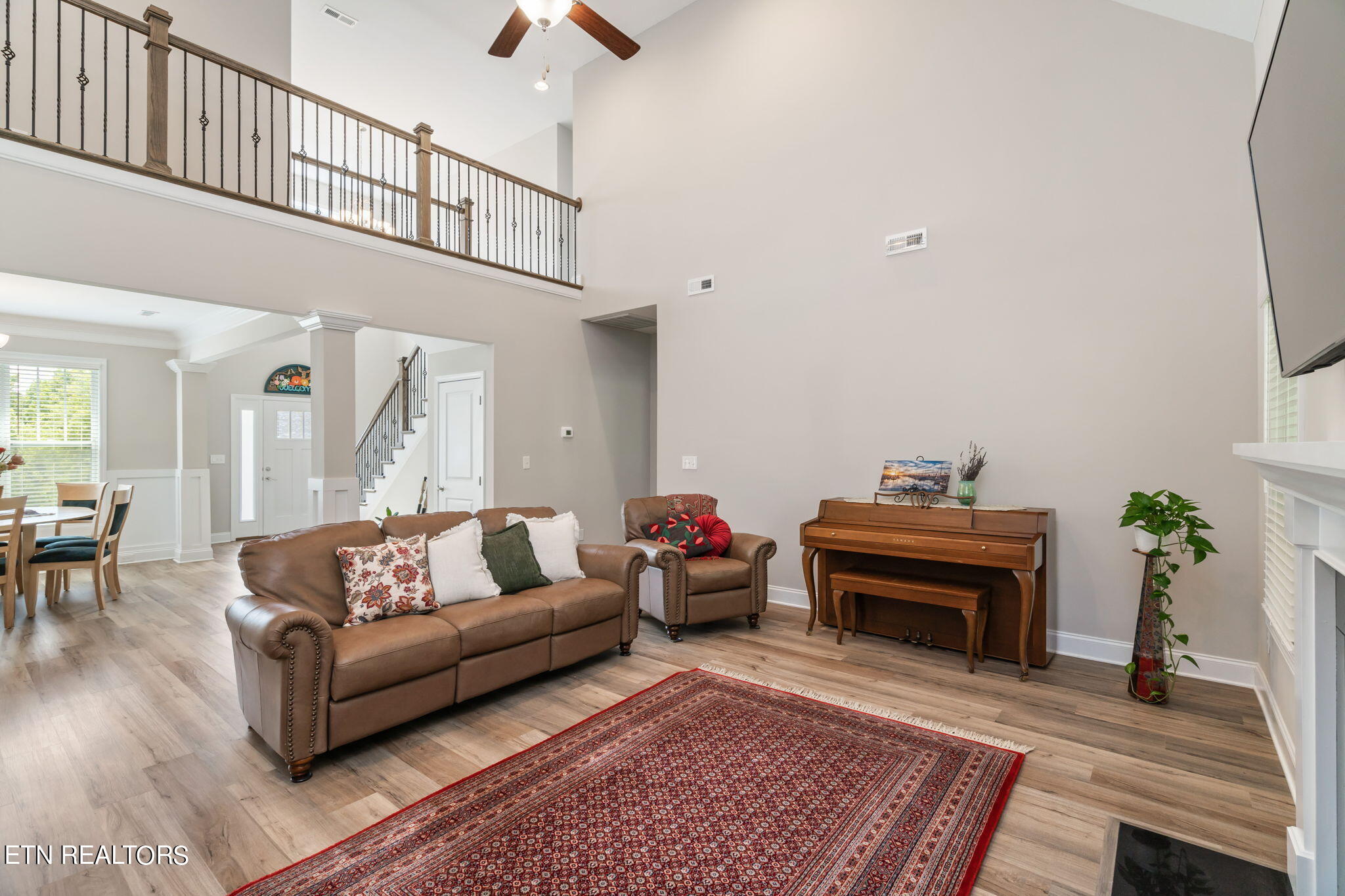 102 Mistletoeberry Road Oak Ridge, TN 37830 - Photo 9 of 60 2 story open plan