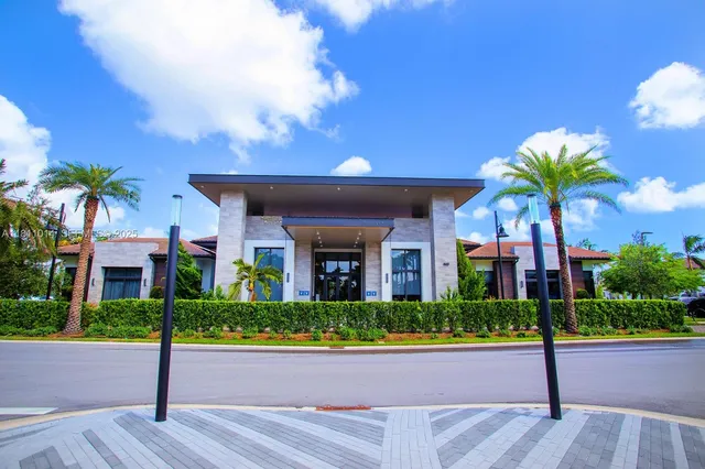 $3,700 | 8167 Northwest 41st Street, Unit E104, Doral, FL 33166