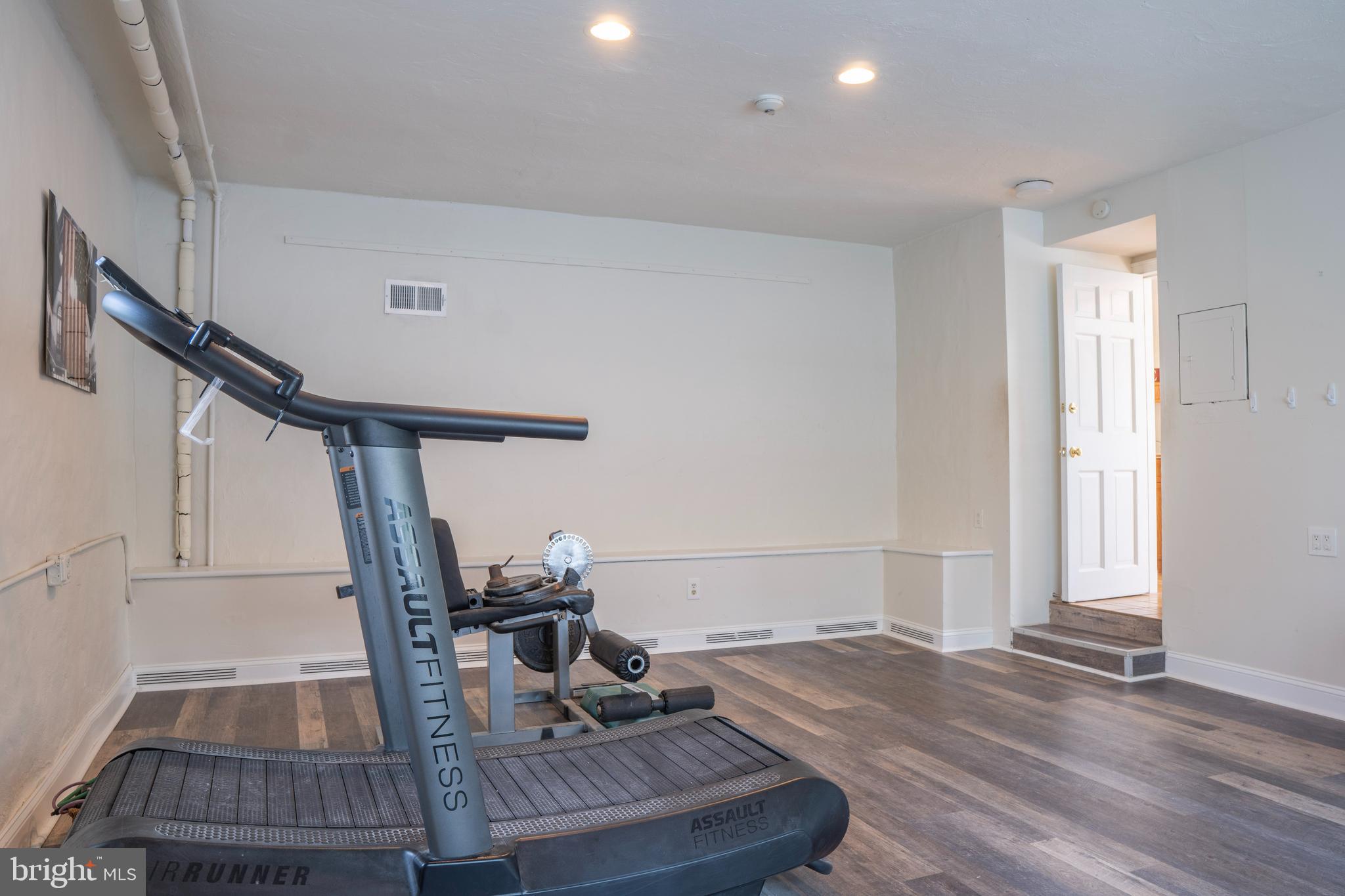 1427 Welsh Road Huntingdon Valley, PA 19006 - Photo 25 of 63