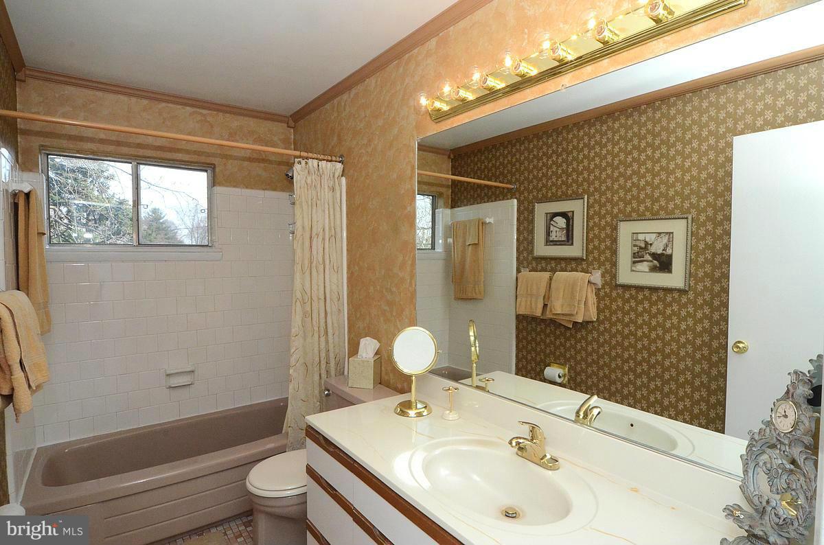 309 Janet Road Reisterstown, MD 21136 - Photo 12 of 22 Bath
