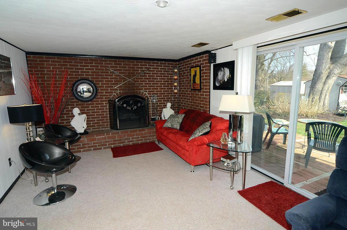 309 Janet Road Reisterstown, MD 21136 - Photo 15 of 22 Family Room