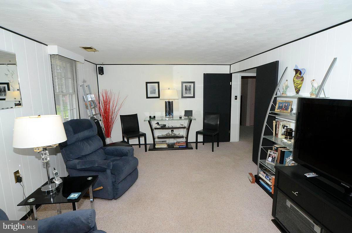 309 Janet Road Reisterstown, MD 21136 - Photo 16 of 22 Family Room