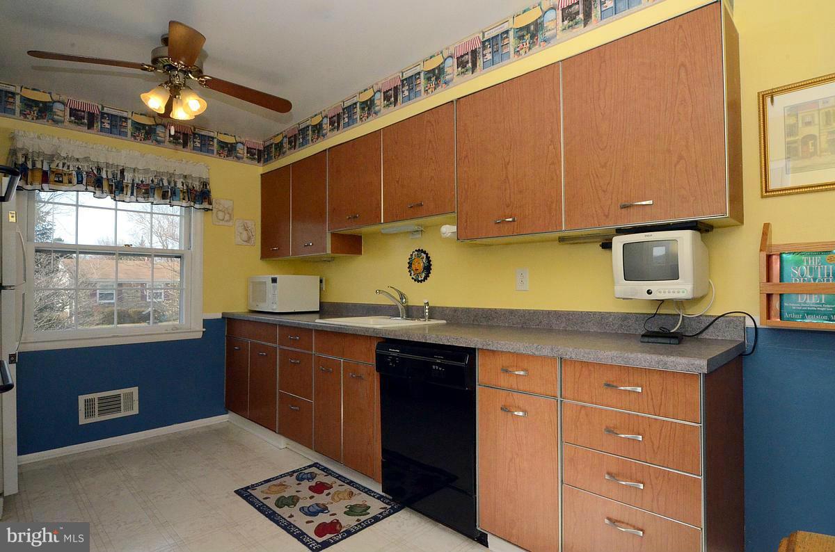 309 Janet Road Reisterstown, MD 21136 - Photo 7 of 22 Kitchen