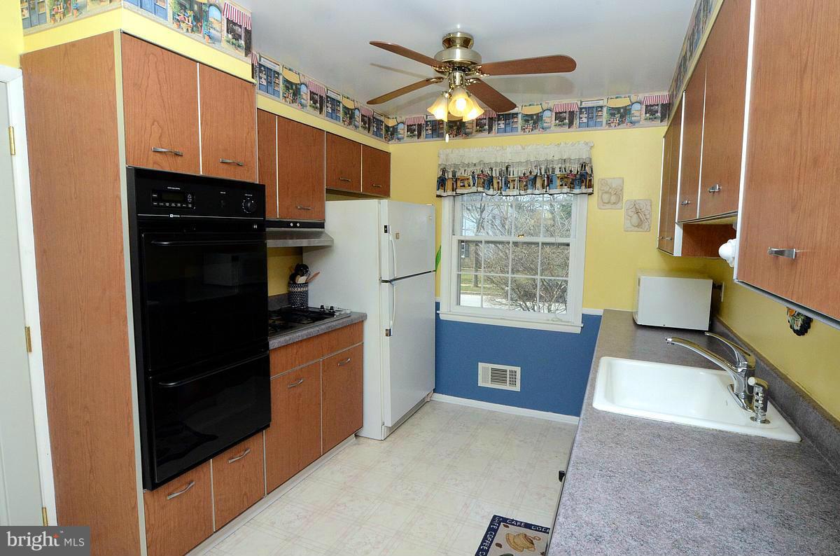 309 Janet Road Reisterstown, MD 21136 - Photo 8 of 22 Kitchen