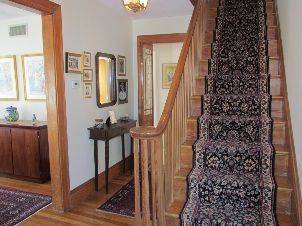 11 Edwin Road Waltham, MA 02453 - Photo 3 of 23 Gallery Image 3