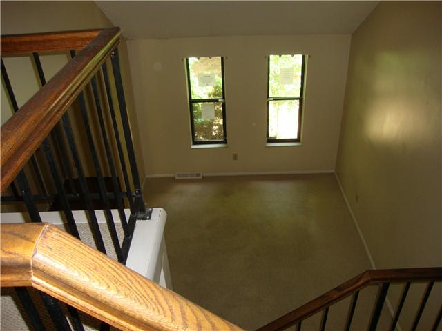 6284 Rutherford Place, Unit C Columbus, OH 43213 - Photo 3 of 18