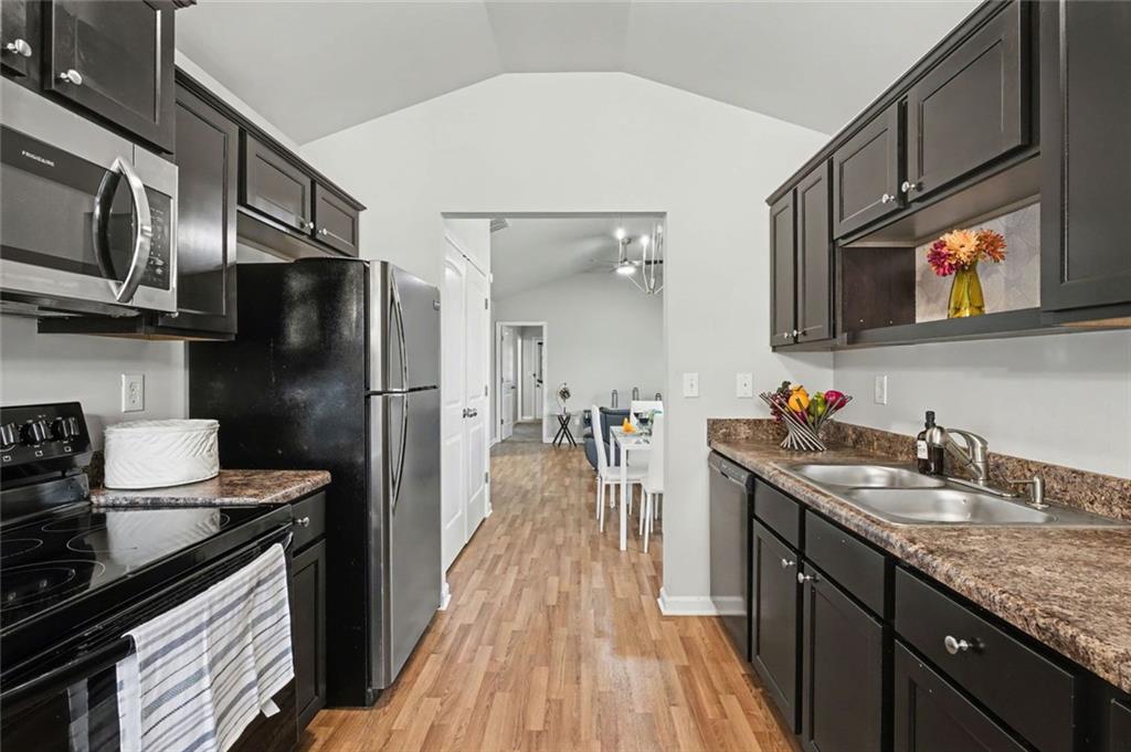 2362 Glebe Court Hampton, GA 30228 - Photo 17 of 35