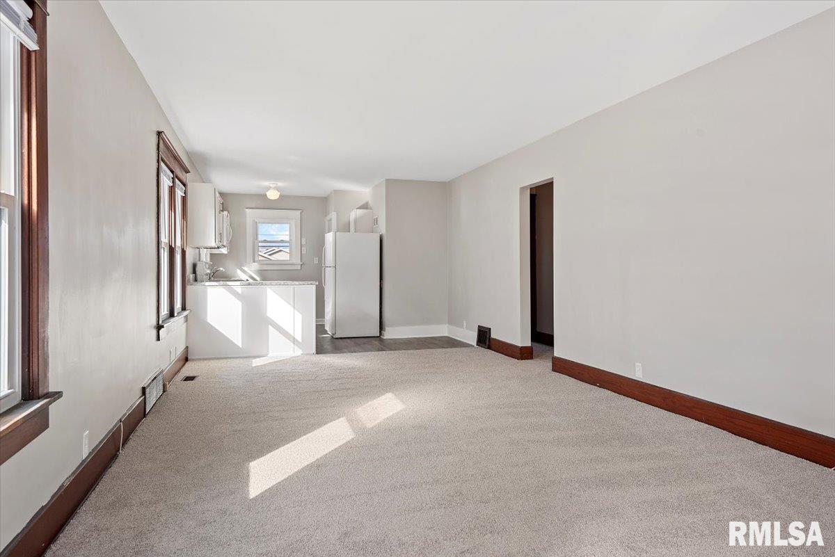 2147 South 10th Street Springfield, IL 62703 - Photo 4 of 28