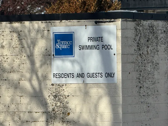 $215,000 | 9128 West Terrace Drive, Unit 3M, Niles, IL 60714