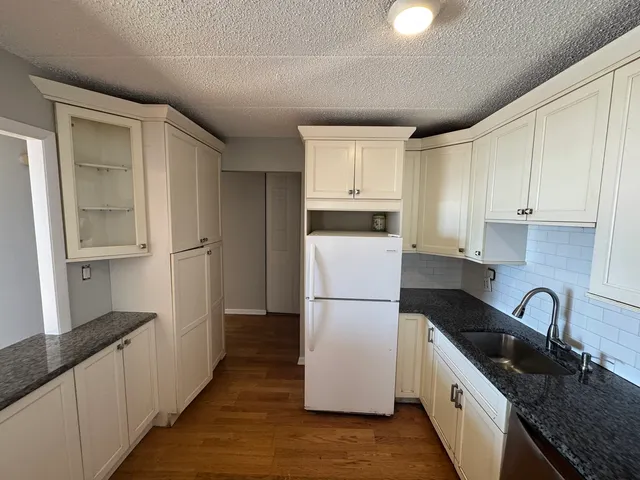 $215,000 | 9128 West Terrace Drive, Unit 3M, Niles, IL 60714