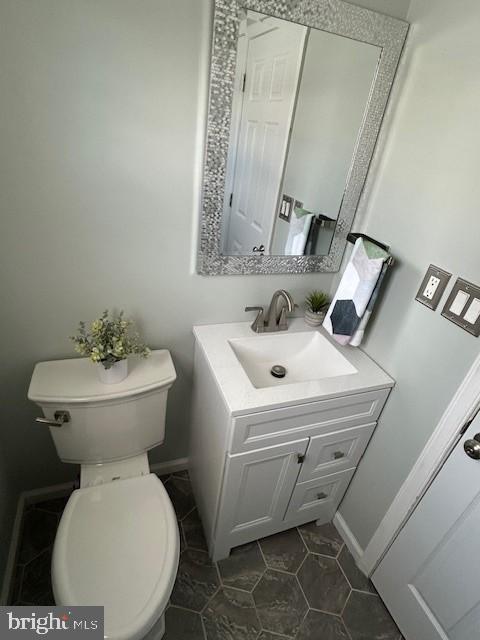 501 Buchanan Road Perkasie, PA 18944 - Photo 33 of 56 a bathroom with a sink toilet and a mirror