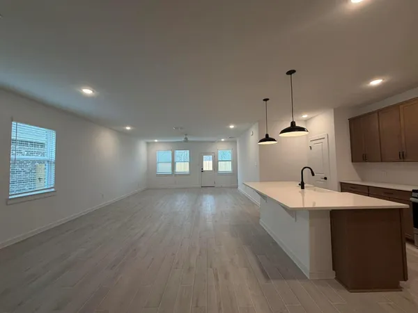 $2,998 | 4727 Bay Vista Drive, Baytown, TX 77523