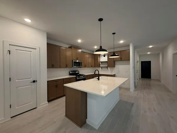 $2,998 | 4727 Bay Vista Drive, Baytown, TX 77523