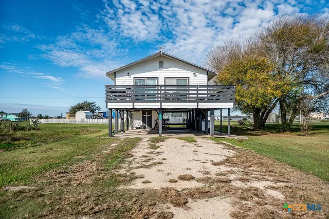 $220,000 | 654 Calumet Drive, Palacios, TX 77465