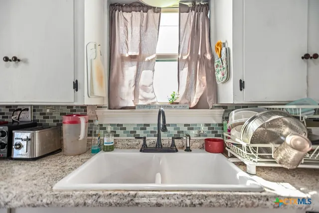 $220,000 | 654 Calumet Drive, Palacios, TX 77465