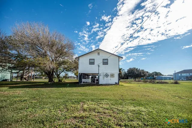 $220,000 | 654 Calumet Drive, Palacios, TX 77465