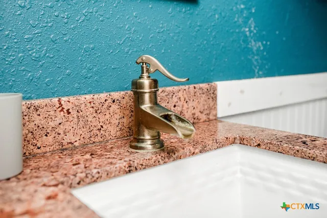 $220,000 | 654 Calumet Drive, Palacios, TX 77465