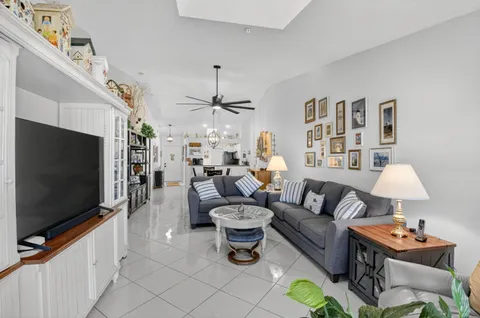 $289,000 | 5893 Sunswept Lane, Unit B, Boynton Beach, FL 33437