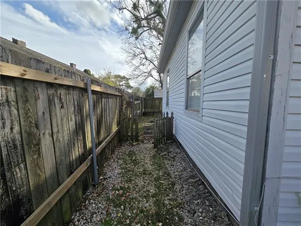 $950 | 2837 General Pershing Street, Unit A, New Orleans, LA 70115