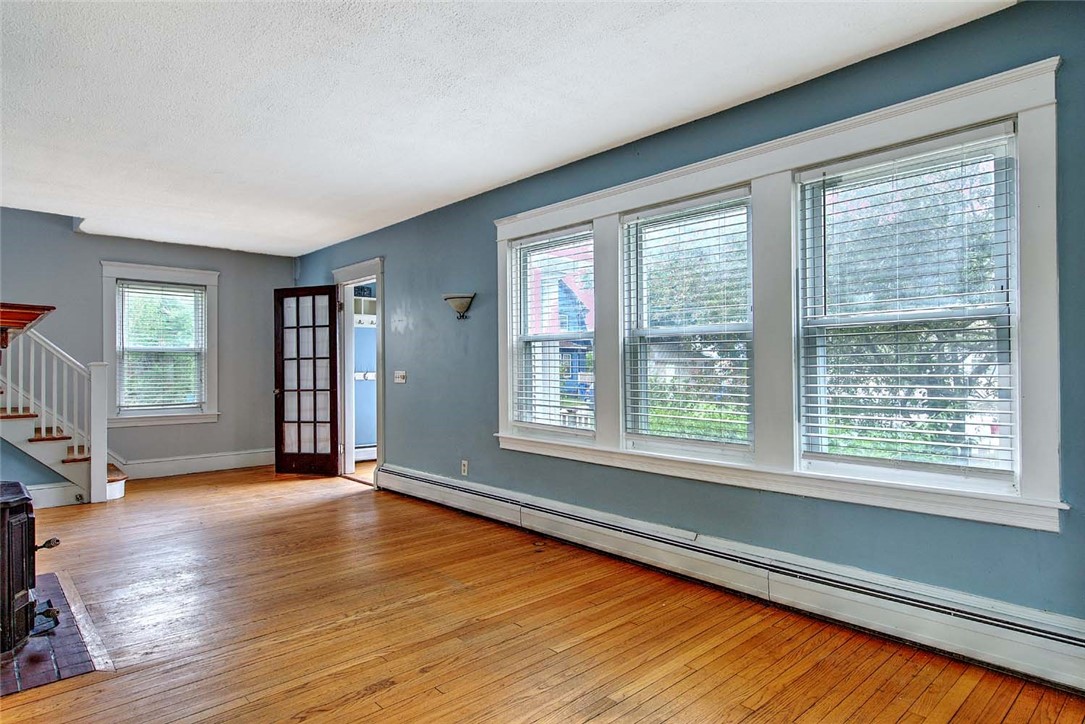 4 Talbot Manor Cranston, RI 02905 - Photo 10 of 36