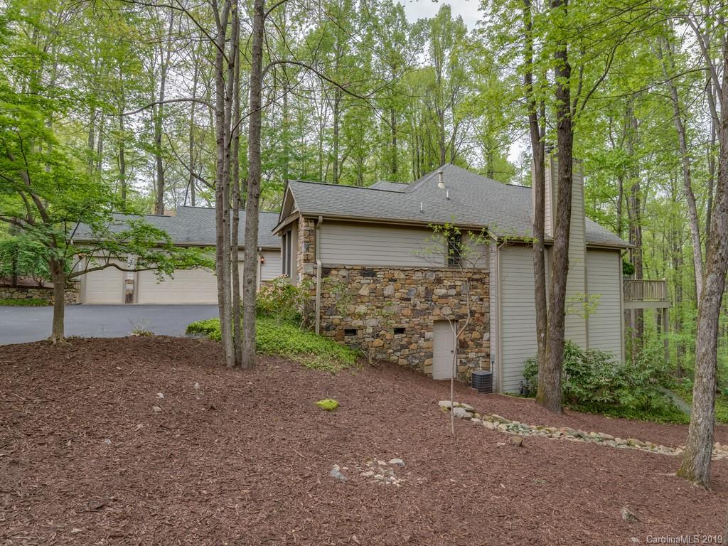 113 Little Cherokee Ridge Hendersonville, NC 28739 - Photo 2 of 37 Gallery Image 2